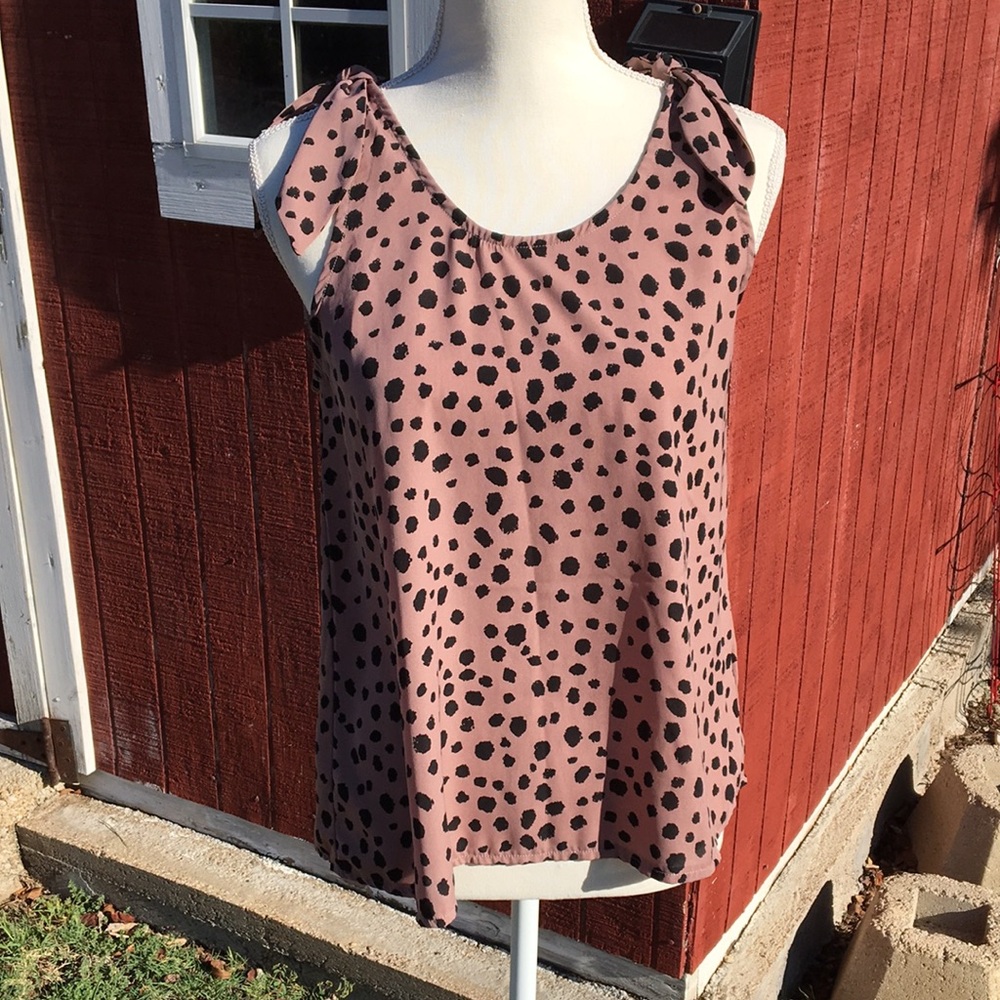 4/$20 polka dot top
